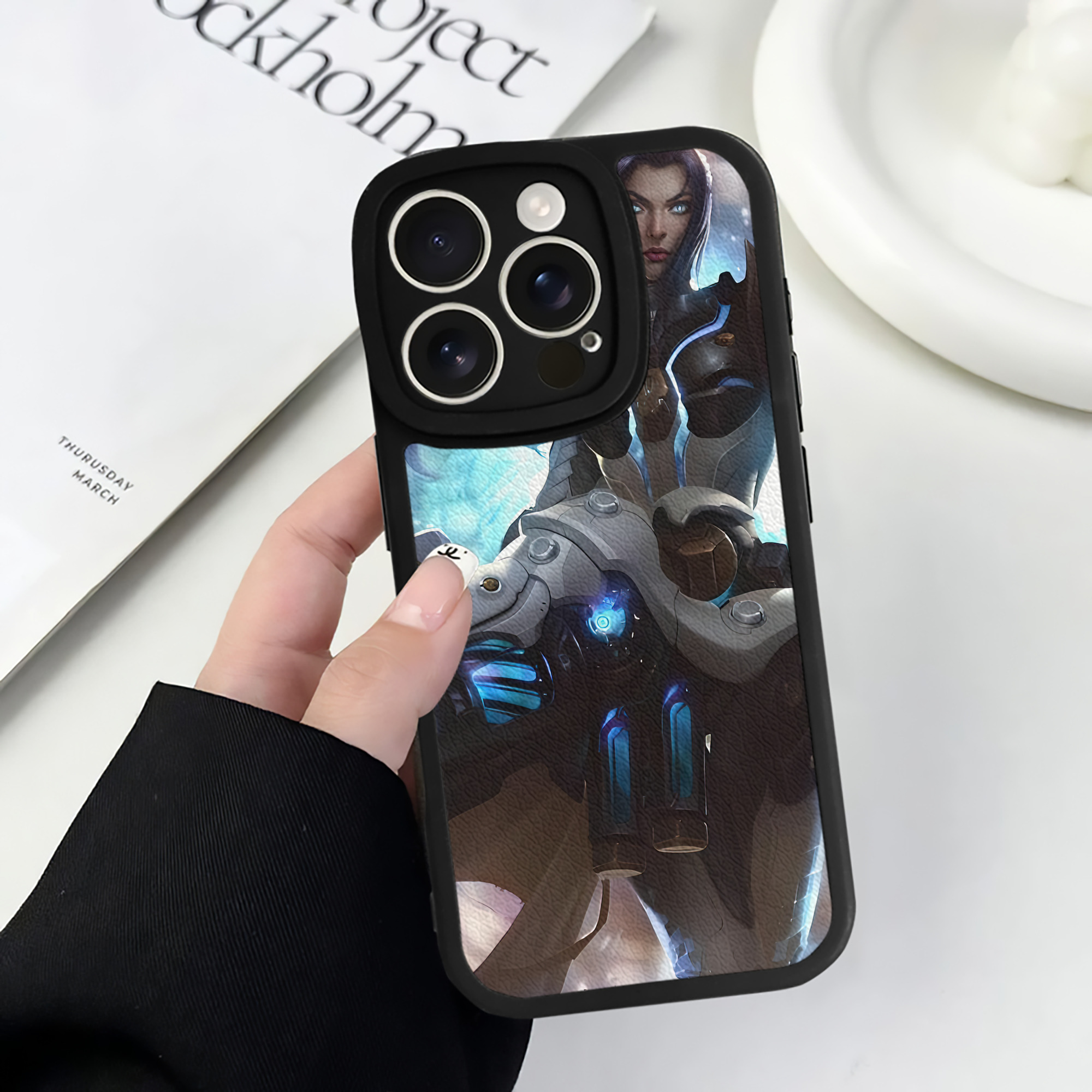 リーグ・オブ・レジェンド League of Legends LOL 【iPhone 16シリーズ対応】シリコンスマホケース（レザー調） 材質：シリコン